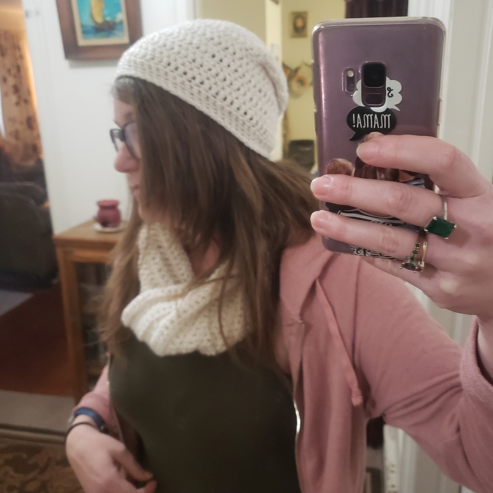 🧶Beanie & infinity cowl set